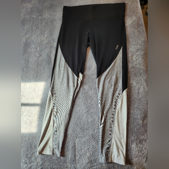 Women's Victoria's Secret Yoga Leggings size Large - Picture 3 of 5